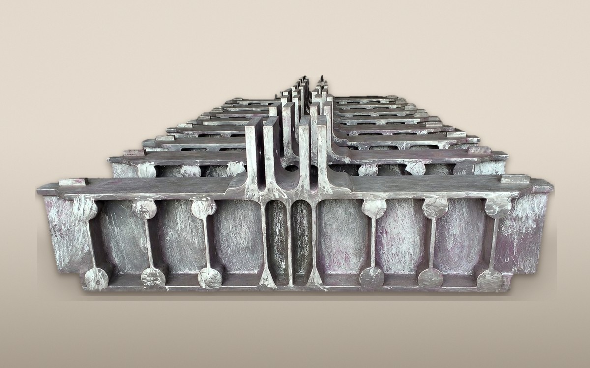 Large ribbed furnace castings on the shop floor